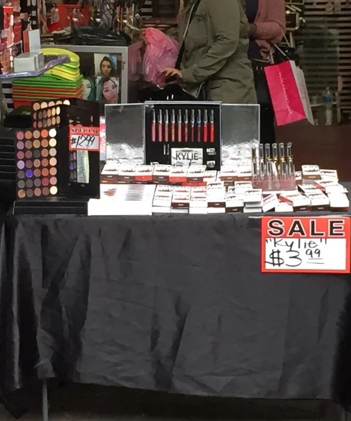A TABLETOP IN SANTEE ALLEY, LOS ANGELES. PHOTO COURTESY OF LEXY LEBSACK.